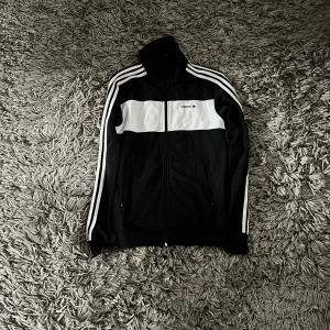 Adidas zip - Cond 6-7/10