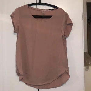 Rosa Blus - Har använts ett par gånger