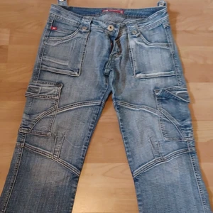 Jeans - Sparsamt använd 