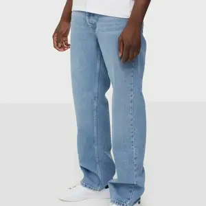 Jeans från Nlyman i Stl 28 passar dig som är ca 180-185 cm