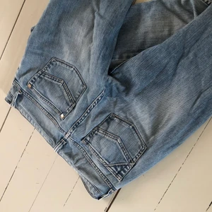 Zadig jeans  - Säljer dessa Zadig & Voltaire jeans som är i nytt skick. Lågmidjade men sitter inte så bra på mig.