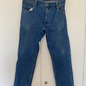 Herr jeans - -Märke Lee -Strl 36 -Inte använda 