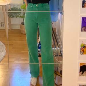 Gröna jeans, sparsamt använda 