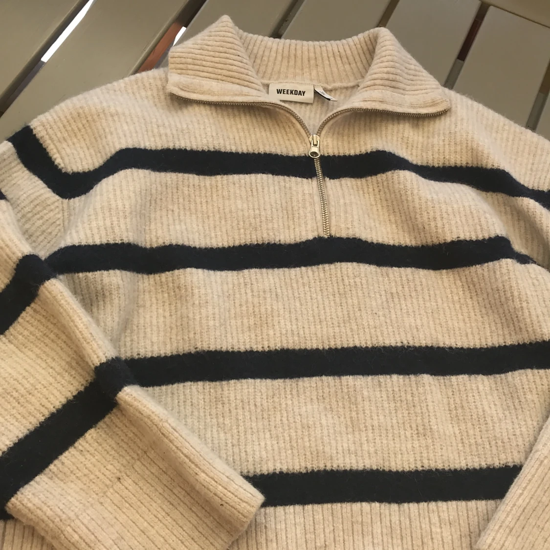 Randig stickad tröja 