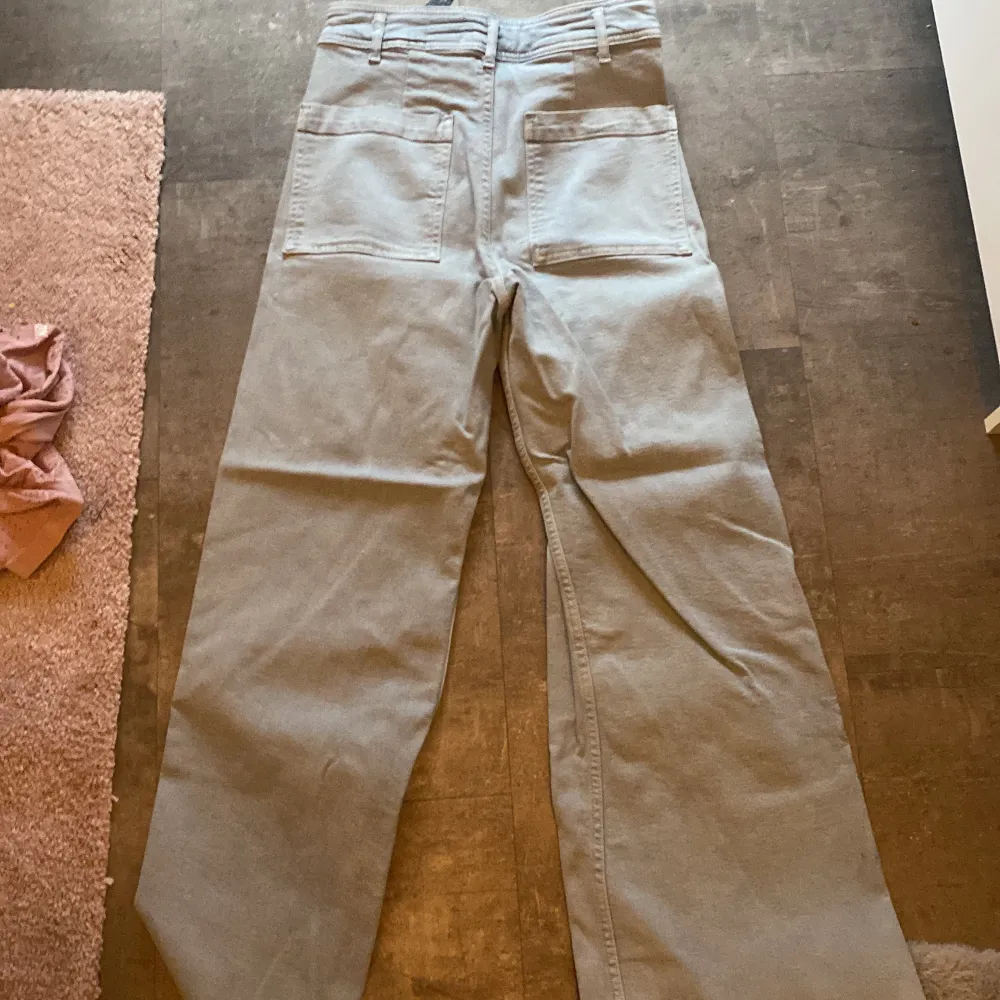 Visa Jeans från Zara Aldrig använda Stl 36/ S. Jeans & Byxor.