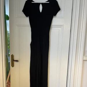 Svart byxdress - Jätteskön och fin byxdress!