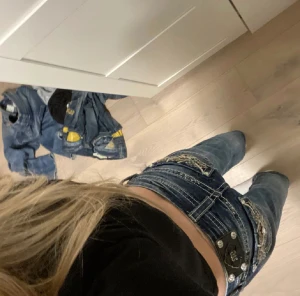 Miss me jeans! - Köptes av en annan tjej här på plick men passade tyvärr inte:( Skulle säga att dom passar en S, pris kan diskuteras!