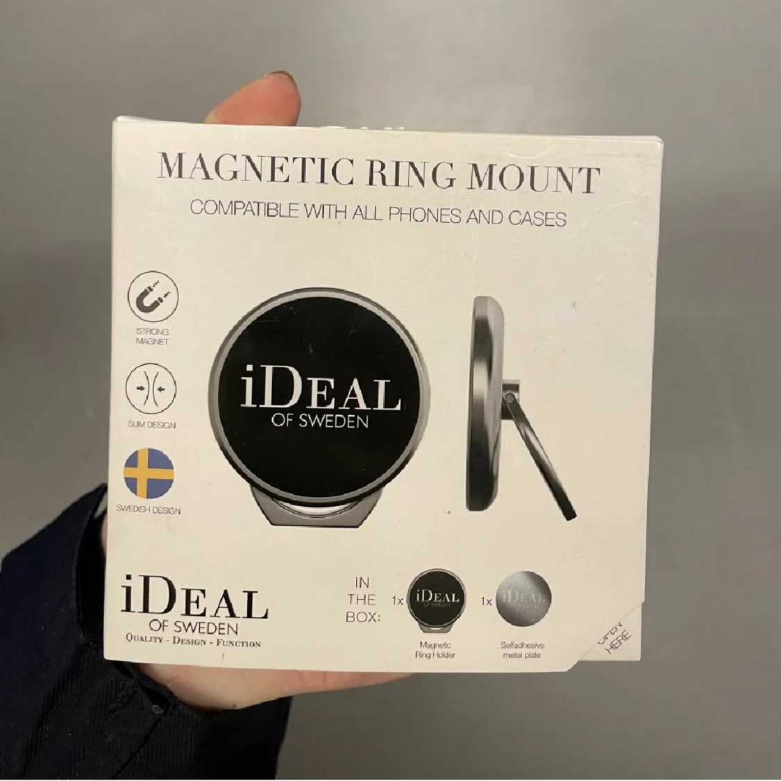 Magnetic ring mount