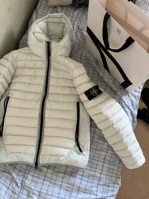 Stone island jacka STR M - Hej säljer min Stone island jacka som ja fick i julklapp 