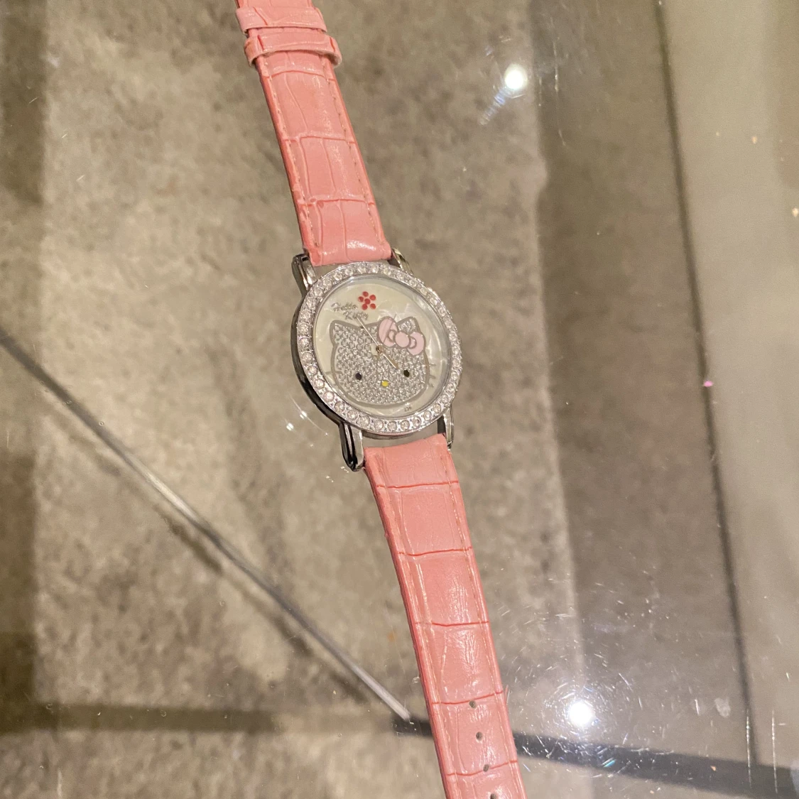 Hello Kitty klocka - 90