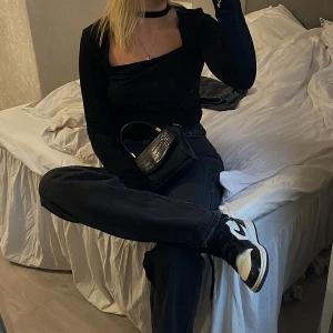 JEANS 👖  - Säljer dessa jeans från Stradivarius i strl 40! De är baggy/wide fit. De är väldigt långa på mig och jag är ca 175cm 📌köparen står för frakten📌