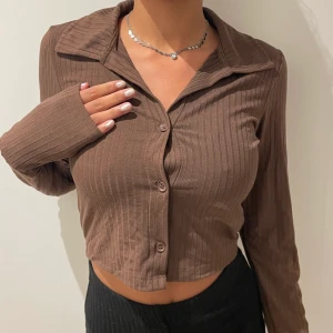 Brun topp - Brun topp från bikbok🤎använd enstaka gånger.