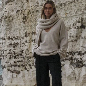 Stickad tröja - Super mjuk och fin tröja! Helt ny💕