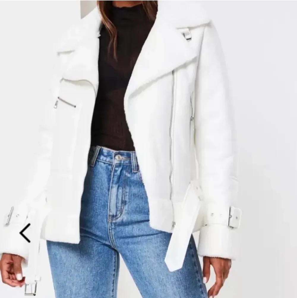 Säljer min vita jacka från MissGuided. Storlek 36. Köpte på Plick förra året.. Jackor.
