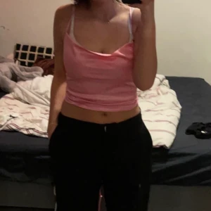 Bikbok festlinne - Säljs pga nästintill oanvänd!  Väldigt fin på fest! 