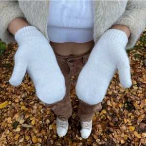 Tumvantar  - Super söta tumvantar med dubbla lager fordring💓håller värmen och är så fina💓fler frågor svarar jag gärna på privat💓