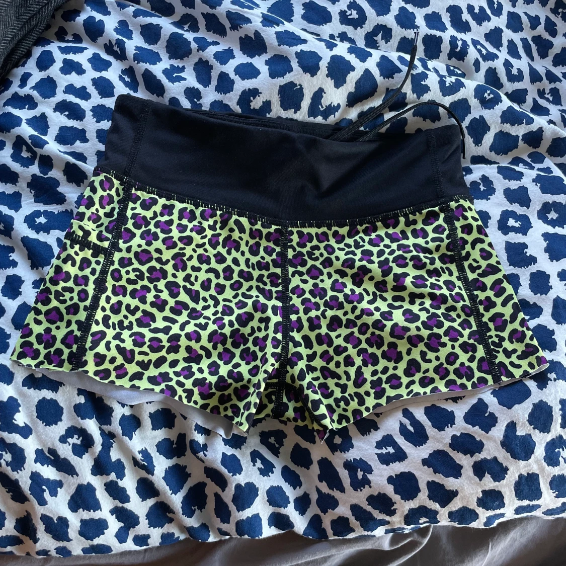 Träningsbyxor i superskick