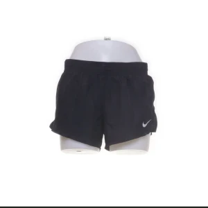 Nike träningsshorts  - Mycket bra skick, skriv för fler bilder. Kan mötas upp i Sthlm eller posta från Sthlm.