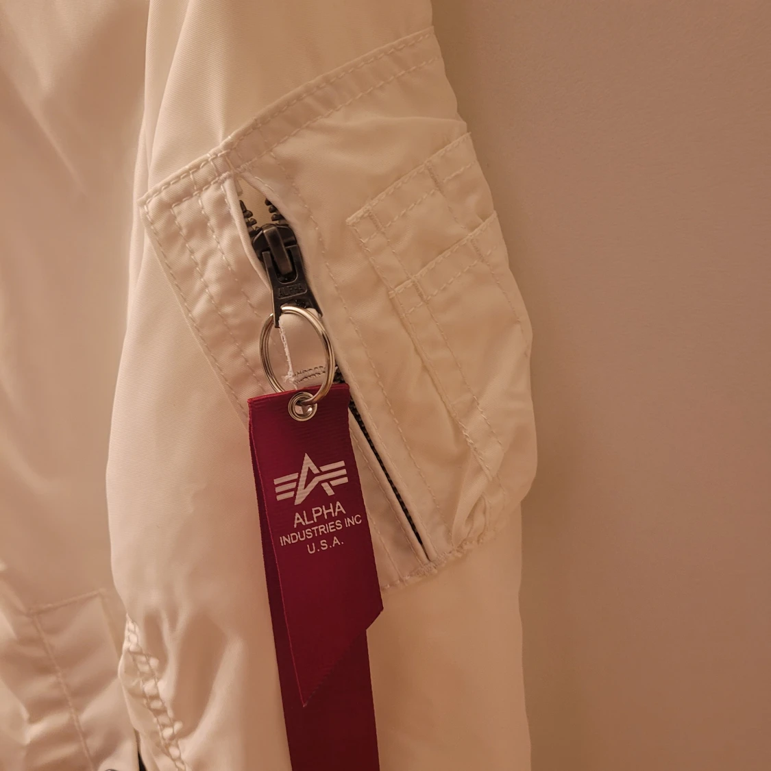 Alpha industries bomberjacka vit - 90