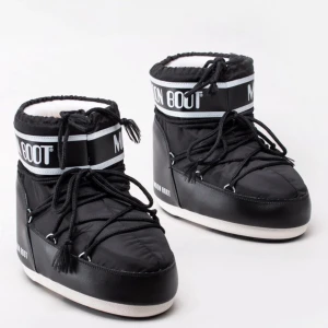 Moon boot Classic Low 2 - Stövlar - Nya Aldrig använt Säljs pga fel storlek 36-38 ( men passar upptill 40 )   Köparen står för frakt!