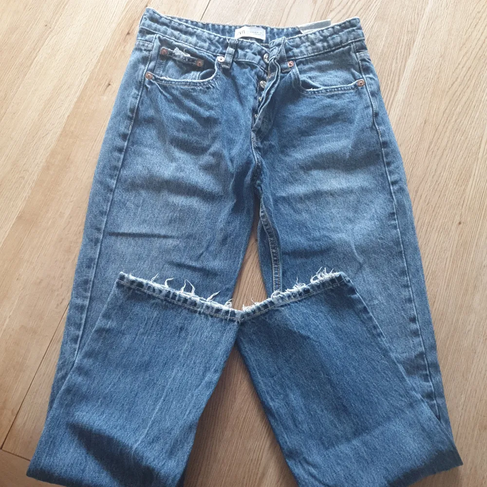 Fint skick. 1 år gamla. . Jeans & Byxor.