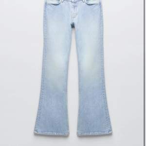 Helt nya inte exakt samma jeans som på första bilden