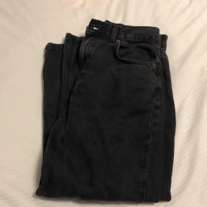 Svarta jeans  -  jättebekväma coola smidiga 80% 