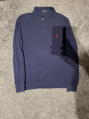 Ralph Lauren piké  - Långärmad Ralph Lauren piké - Size M slim fit - 250 kr - Skick 8/10 