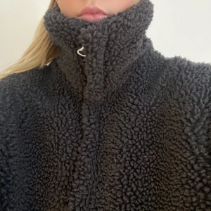 Teddyjacka - Lägger ut igen pga oseriös köpare. Mörkgrå färg, ovesized. Teddy. 