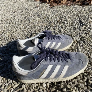 Adidas Gazelle - Säljer dessa då det är för små för mig! 