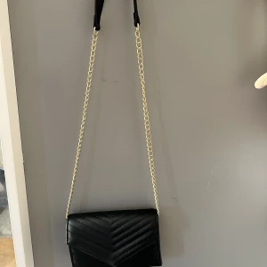 Svart väska - Använd fåtal gånger 