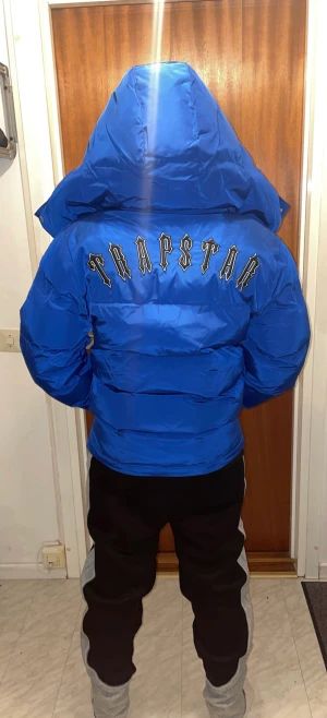 Trapstar jacka - Storlek s kan passa m 