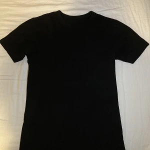 Dolce & Gabbana Intimo - Använd väldigt få gånger. Inga fläckar eller skador. Säljs pågrund av för liten. Pris kan diskuteras 