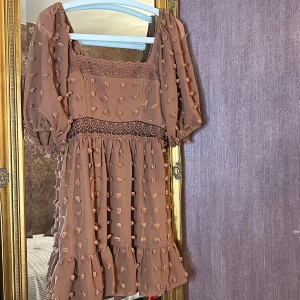 Klänning  - Klänning, har endast haft den en gång. I god skick! 