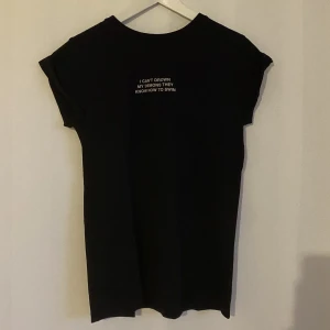 Bring Me The Horizon T-shirt  - Bring Me The Horizon T-shirt   I can’t drown my demons they know how to swim   Använd fåtal gånger så i toppen skick 