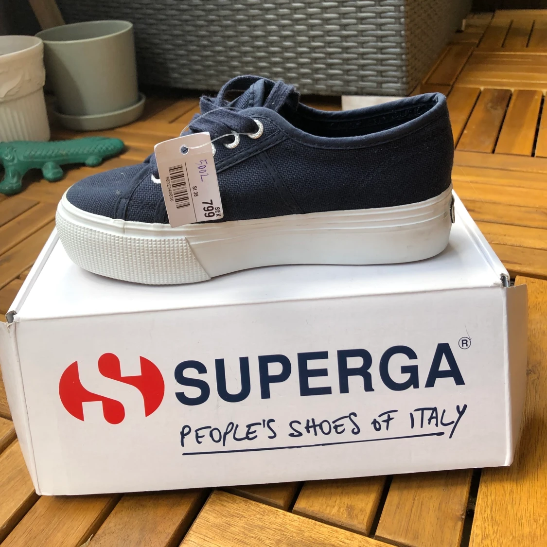 Märke Superga. Storlek 36. Helt nya. 