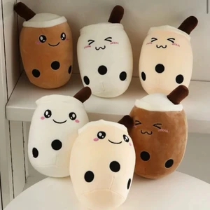 Boba plushie - Super mjuk och söt boba plushie som skulle vara en present, men gavs aldrig bort. Fint skick och nyligen köpt precis som på bilden. Köparen står för frakt❤️