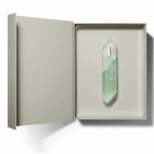 Kkw fragrance crystal pear and peony  - Säljer denna parfym från kkw fragrance som inte säljs längre, komplett i box och enbart testad. Väldigt fin och doften är väldigt god. 
