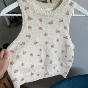 Stickad topp - Från asos, aldrig använd. 