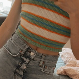 Gulligt sommar linne - Ett väldigt fint sommar linne från Zara som inte sälja i butik längre. Helt i nyskick och inga skador eller fläckar💞 Jag fraktar endast, frakten har en kostnad på 60kr som läggs till på priset💞 Betalninh sker via swish. Kontakta mig om du har frågor eller om du är intresserad🤩💞