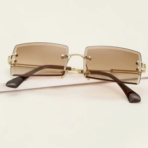 Super coola solglasögon - Helt nya. Råkade beställa 2