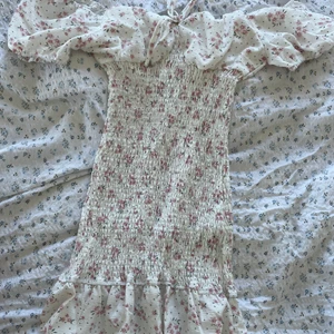 Sommar klänning - Superfin klänning bara prövas. 💕 frakt 66 kr. Skriv vid intresse