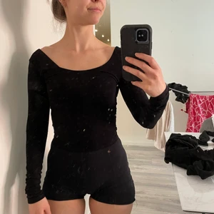 Jättefin topp - Jättefin svart topp som tyvärr är för liten för mig🥺 Frakt 45kr