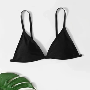 Bikini  - Säljer min bikini överdel frpn shein då den var lite förlusten för mig. Den är aldrig använd bara provat en gång. Påsen finns fortfarande kvar. Pris kan diskuteras. Köparen står för frakten. 