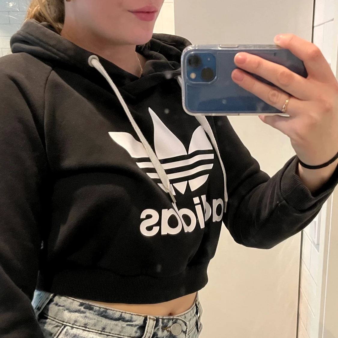 Adidas croppad hoodie stl 32 - 90