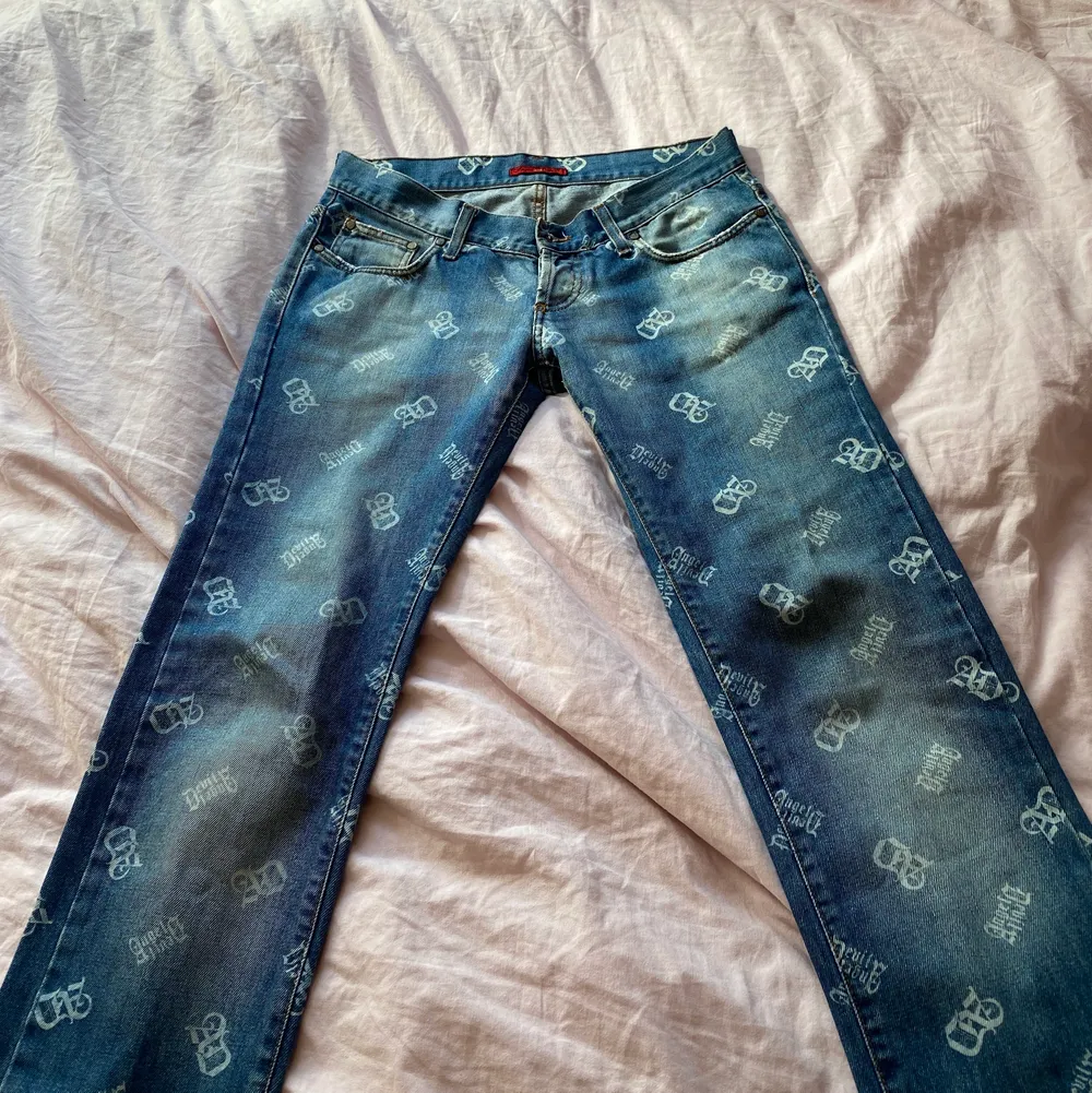 Säljer dessa äkta angeldevil jeans!! Har it fått dem sålda så därför sänker jag priset ny pris 1500-2000. Jeans & Byxor.