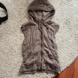 Fin väst - Så fin väst man kan styla till en T-shirt eller ingenting under💖