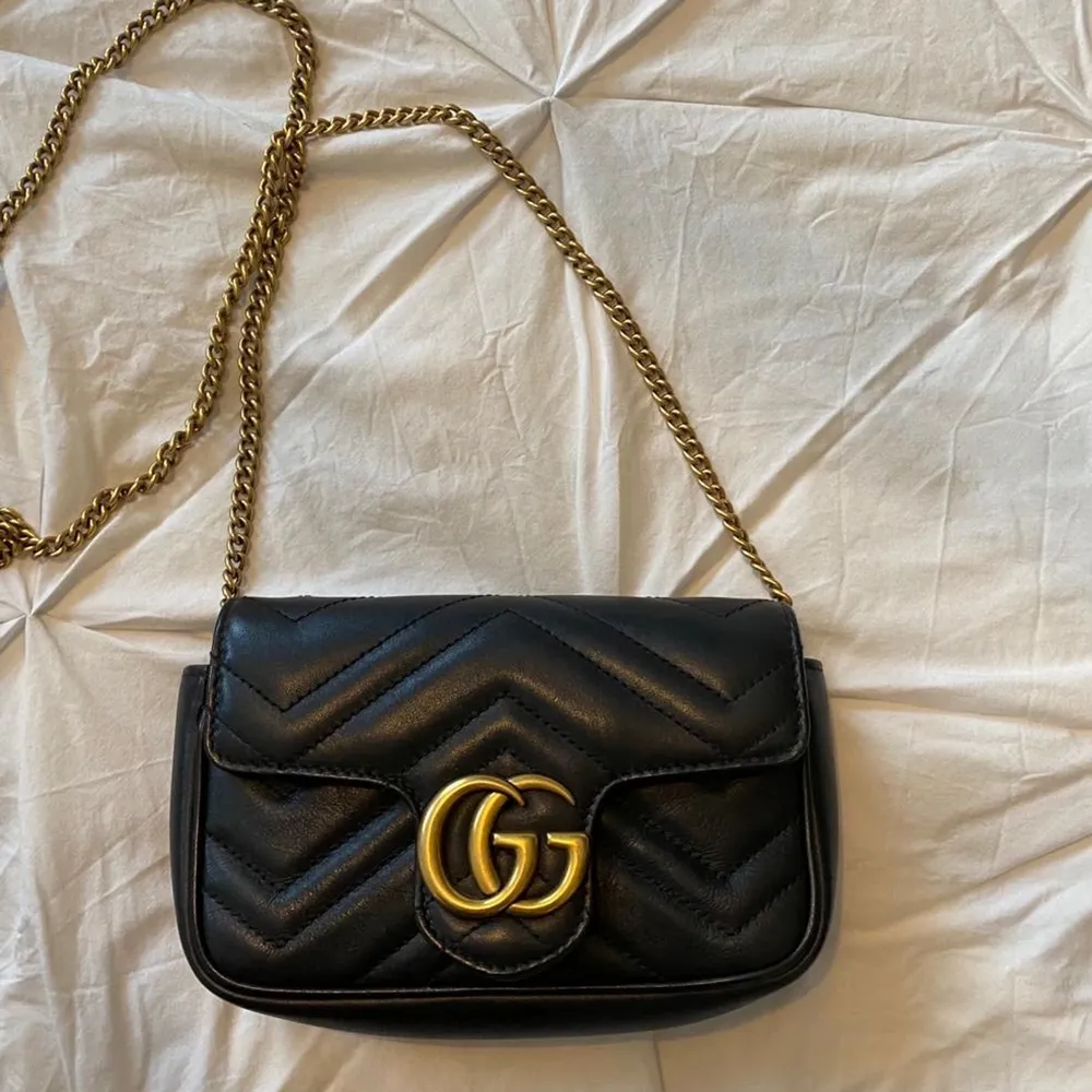 Gucci väska 🤍  . Väskor.