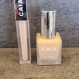 Caia Foundation & concealer spf 20 Its iconic 2W - Blev fel färg för mig tyvärr. Öppnat och provat. Färg 2W på båda. Ni som vet vet 🙂 1 st 30 ml Liquide silk fonduation 1 st concealer  Båda i nyans 2W  Nypris ca 520 kr Nu för båda 250 kr Skickar spårbart med postnord Mvh