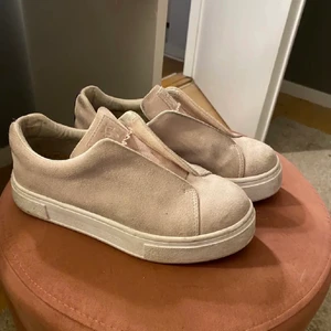 Eytys  - Super fina ljus rosa eytys! Använda men i bra skick!